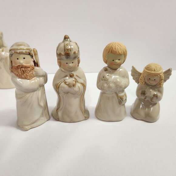 Kirkland's Potter's Garden Christmas 10 Piece Nativity Scene - Picture 5 of 16